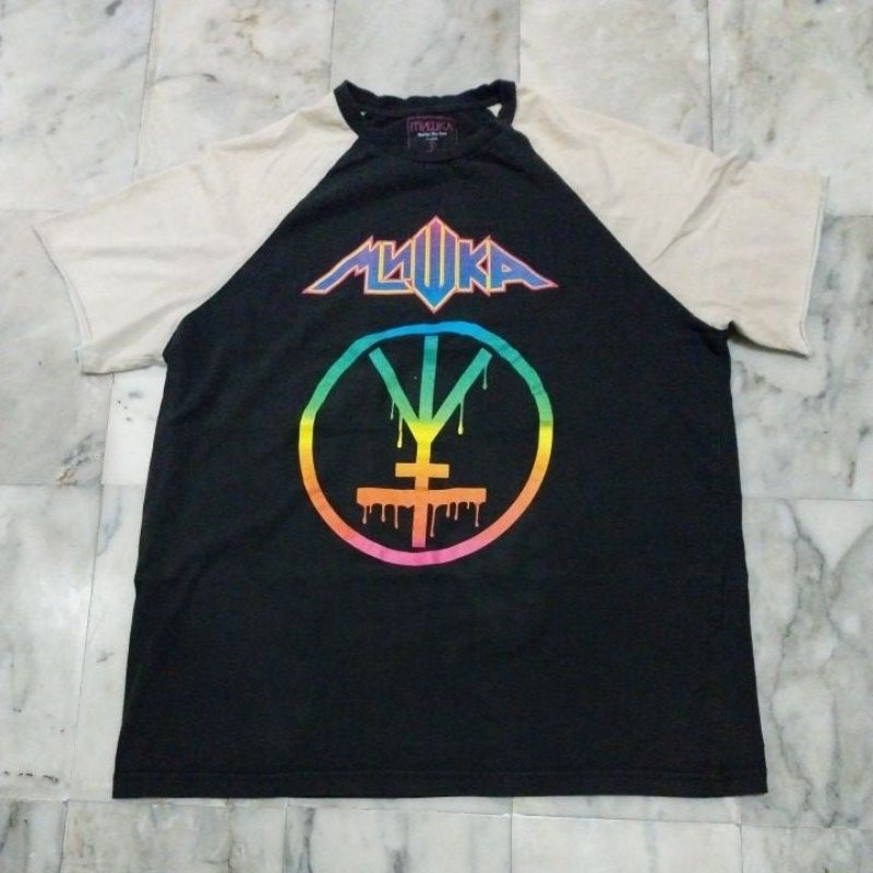 เสื้อยืดแขนสั้น แนวสตรีท MNWKA แท้ มือสอง สภาพดี ของพร้อมส่งครับ