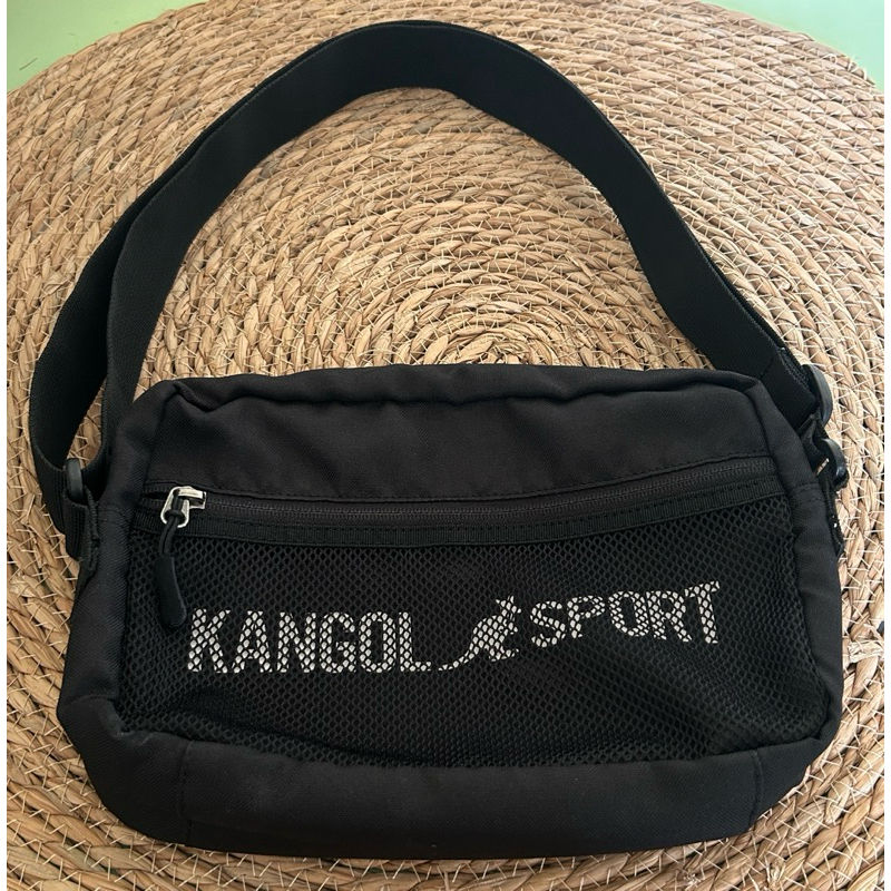 กระเป๋าสะพายข้าง Kangol ของแท้มือสอง