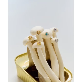 Julys - pretty-pretty earrings