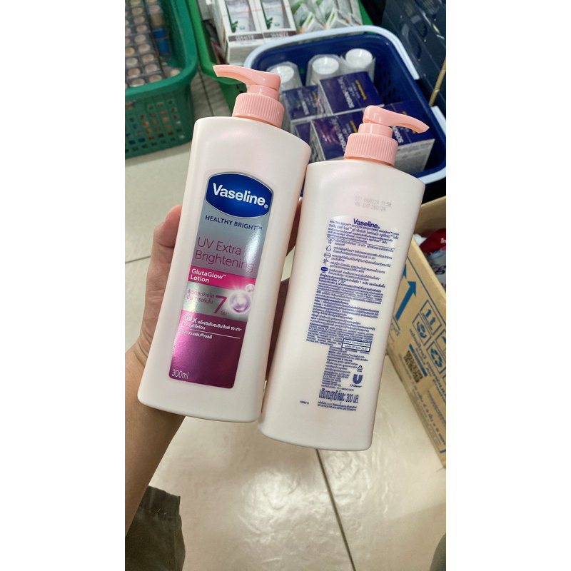 Vasseline UV Extra Brightening Gluta Glow Lotion 300.