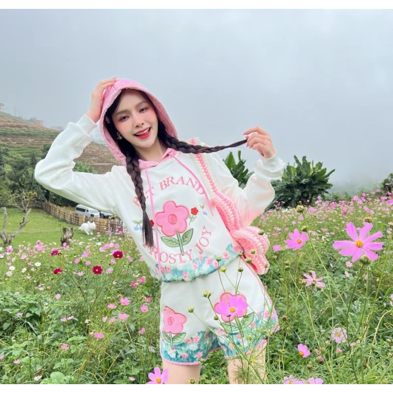 BLT BLAND เซ็ทวอร์มสีขาวลายดอกไม้ ป้ายห้อย ปักฉ่ำ