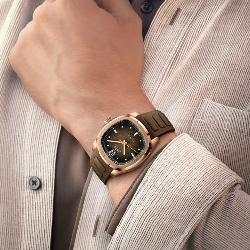 Mido รุ่น MULTIFORT TV BIG DATE นาฬิกาสำหรับผู้ชาย รหัสรุ่น M049.526.37.291.00 สีน้ำตาล