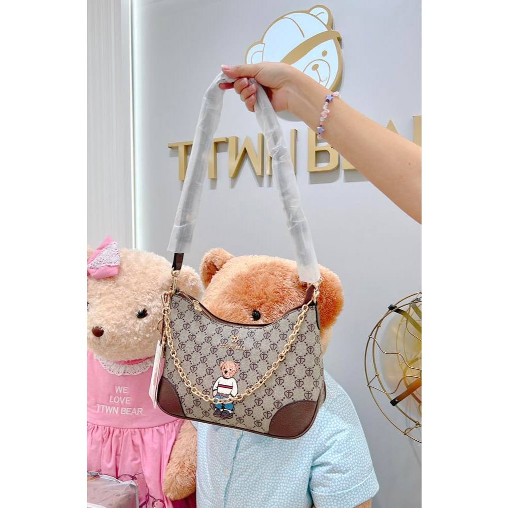 TTWN BEAR กระเป๋าสะพายข้างทรงพอชใบใหญ่ แบรนด์แท้ พร้อมส่ง