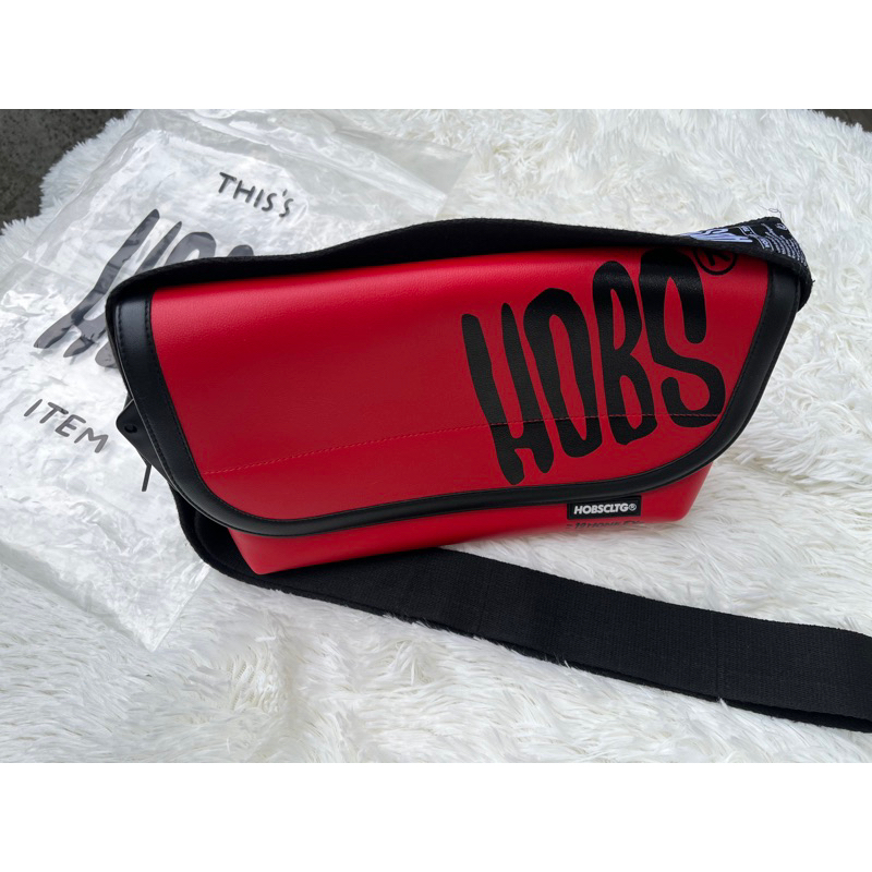 กระเป๋า HOBS สีแดง 12 นิ้วของแท้ซื้อจากช้อป