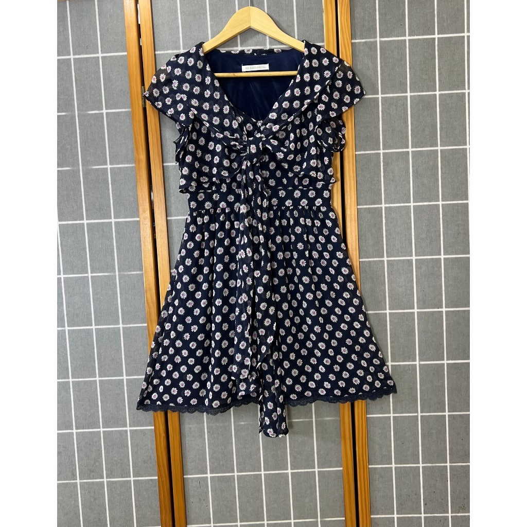 (C168) Be Radiance ไซส์ F เดรสลำลองผ้าชีฟองลายดอกไม้สีเนวี่สวยตัวนี้มีรอยรันของด้ายนิดนึงค่ะ ไม่มีผล