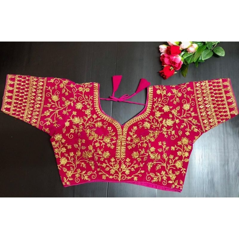 พร้อมส่ง เสื้อครอปปักดิันทองลายดอกไม้ งานอินเดียนำเข้าสินค้าพร้อมส่งในไทย