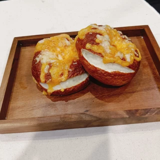 เพรสเซล เบเกิล pretzel bagel จำนวน 5 ชิ้น อบสดใหม่ทุกวัน