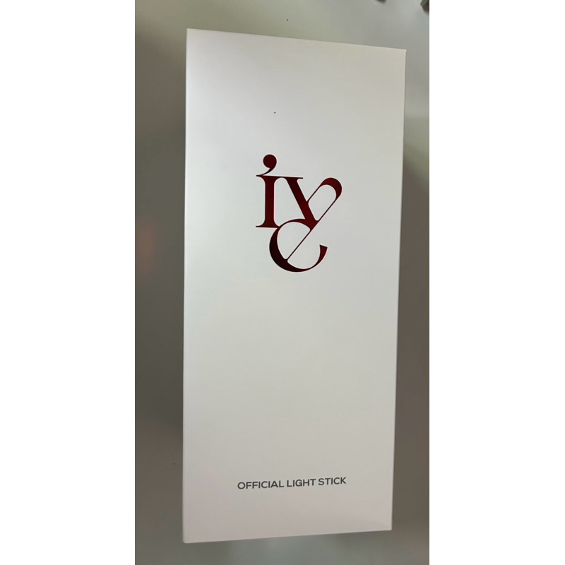 แท่งไฟ IVE ยังไม่เคยใช้ มีตำหนิกล่อง