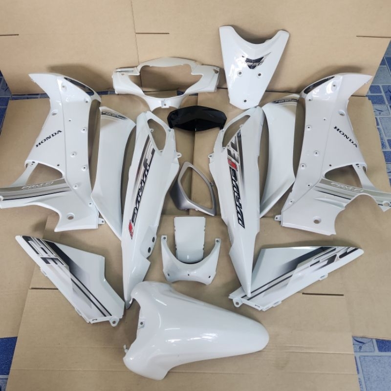 ชุดสี wave125i รุ่นไฟเลี้ยวบังลม สีขาวมุก พร้อมติดลาย หน้ากากรถ wave125i ปี2005 สีขาว เฟรมรถ เวฟ125i ยกชุด15ชิ้น