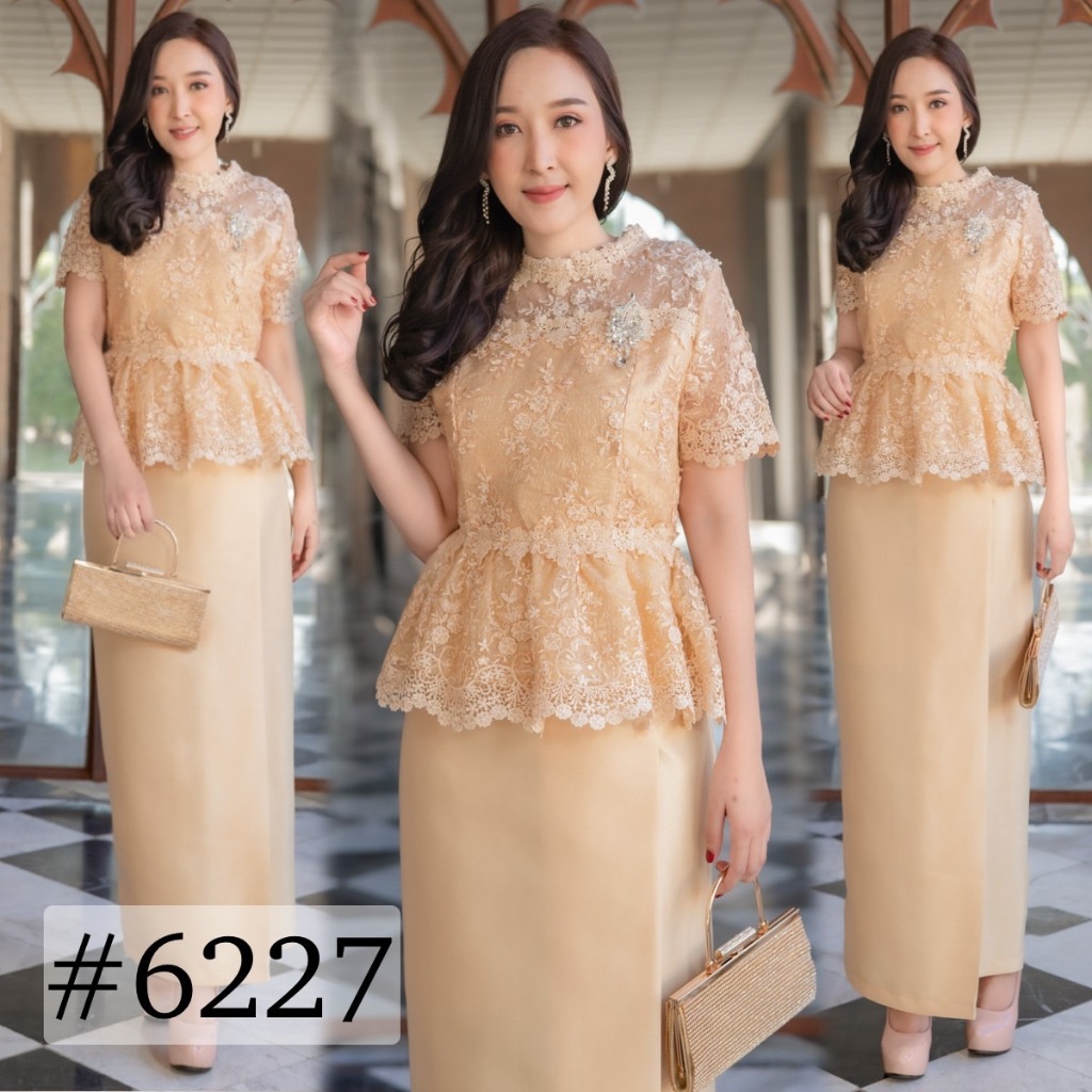 6227:เสื้อ+กระโปรงพับทบแบบสำเร็จ ตัวเสื้อเป็นลูกไม้ใยบวบดอกนูนปักดิ้นวิ้งๆ