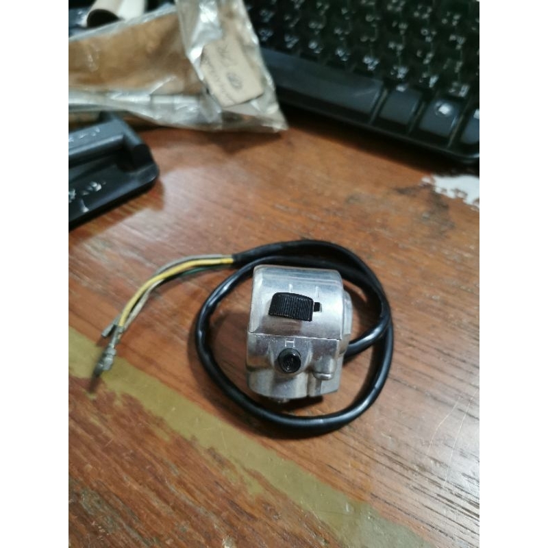 สวิตช์​แฮนด์​ซ้าย​SUZUKI​ U50 U70...แท้ใหม่...