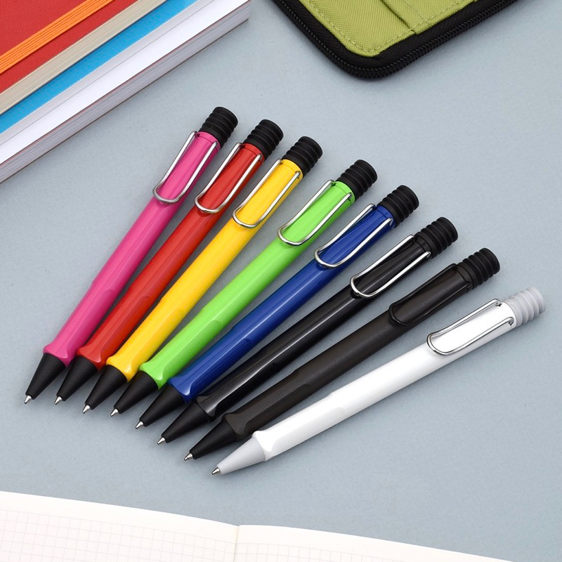 **พร้อมส่ง** LAMY Safari ballpoint ปากกาลูกลื่น แบบกดๆ หมึกแห้ง (สีใส vista ดำด้าน นำ้เงิน ขาว)