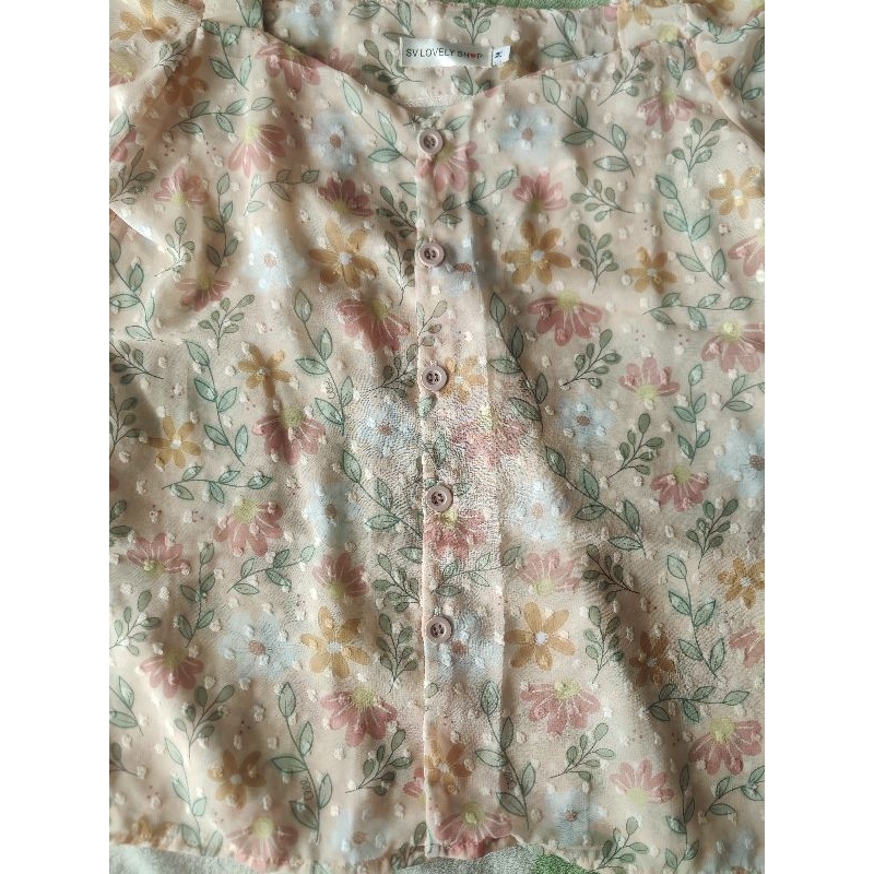 เสื้อสวยจากร้าน SV Lovey Shop ไซส์ m หน้าผ้า 36"ยางไหล่ ผ้าชีฟอง พื้นโอรส ดอกส้ม