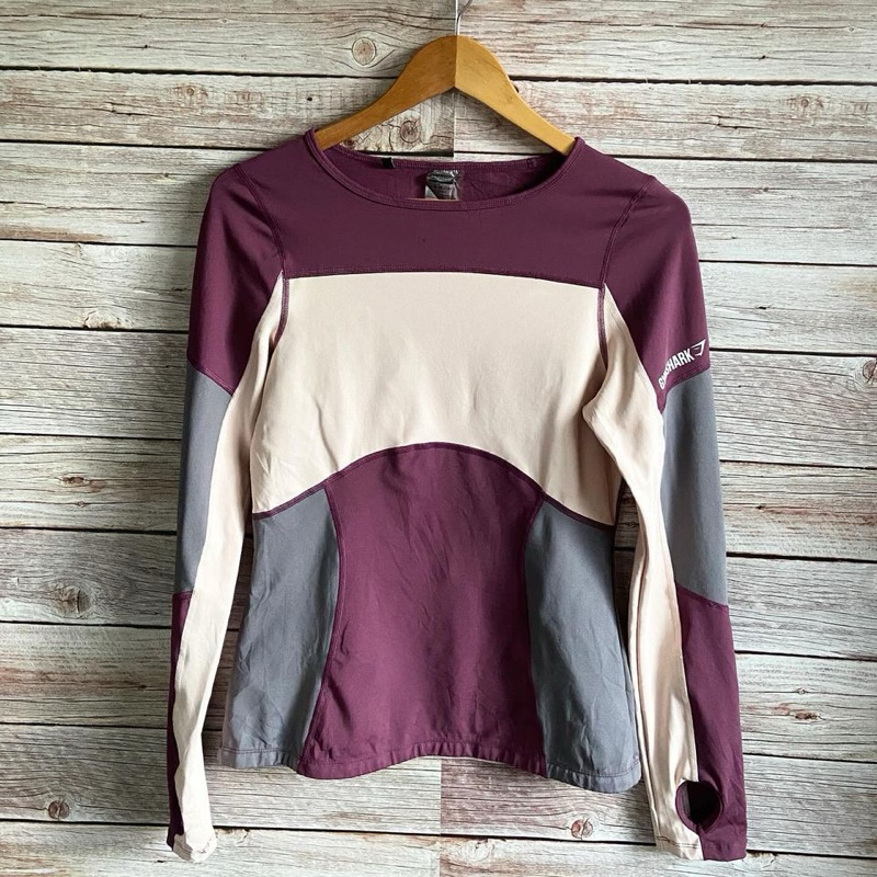 เสื้อกีฬาแบรนด์แท้ Gymsharkมือสองสวยมาก