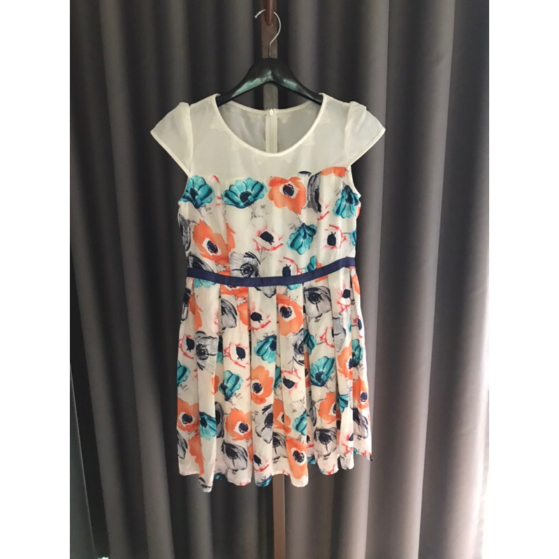 มินิเดรส มือ2 size m 160/84A ไม่มีตำหนิค่ะ ราคา 28฿