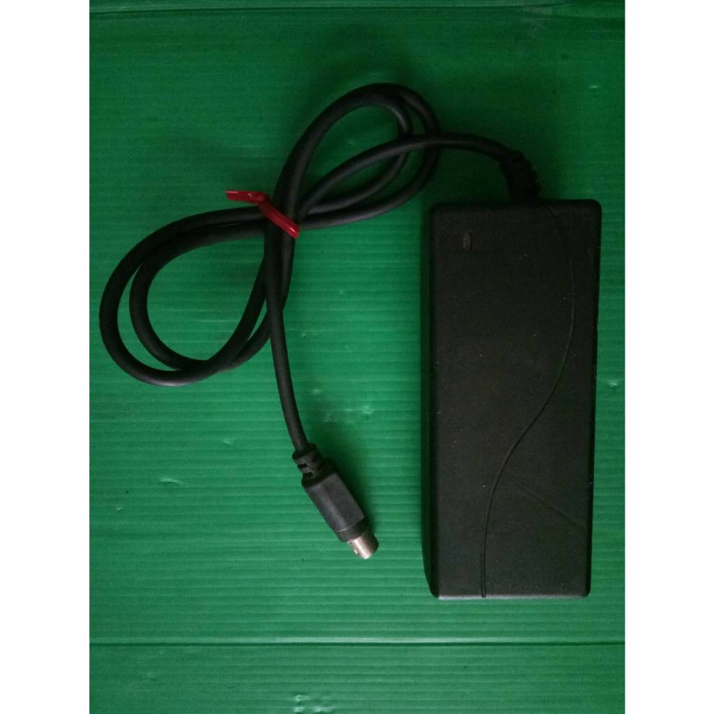 หม้อแปลงไฟ (5V , 12V   1.5A)