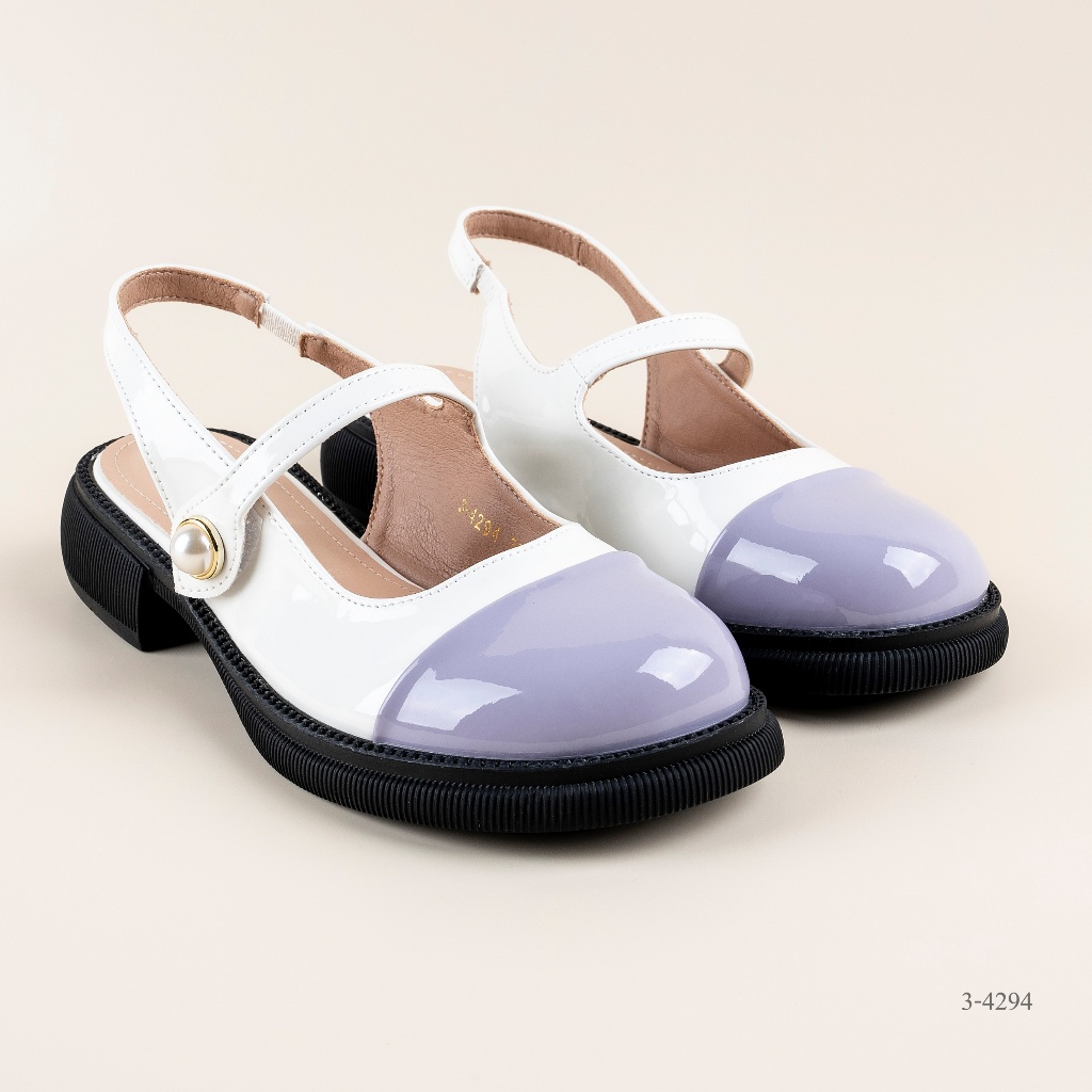 Mellow Co. รองเท้าแมรี่เจน หนังแก้ว/ยีนส์ สูง 1 นิ้ว ทรงเปิดส้นหัวโค้งมน ตะขออะไหล่ทอง รุ่น Call Me Daycie 3-4294