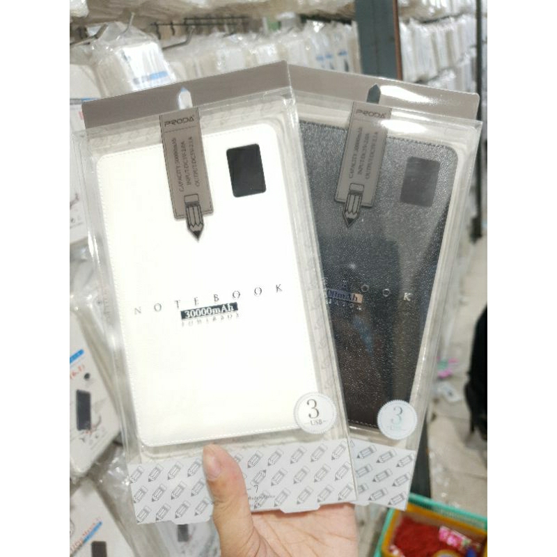 พร้อมส่ง แบตสำรอง ยี่ห้อ remax 30000Mah มี3USB 2ช่อง Type-c กับ ip สำหรับ ชาร์จ ตัวแบตสำรองแถมสายชาร์จ