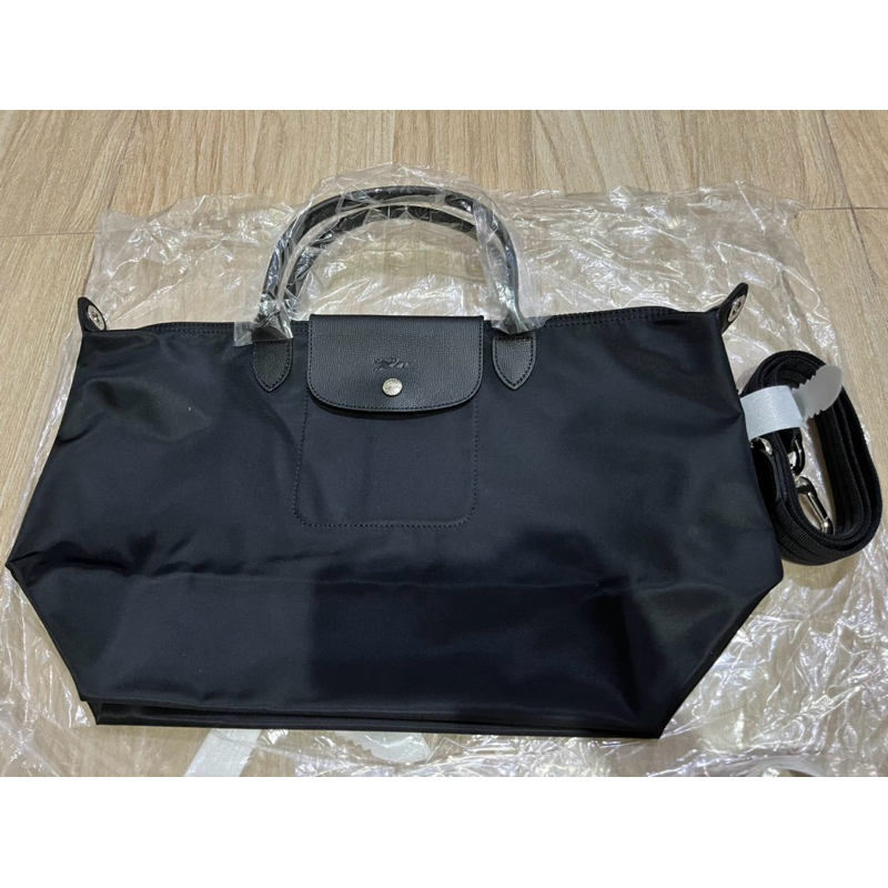 Longchamp neo size M สีดำรุ่นเก่าสายปรับไม่ได้