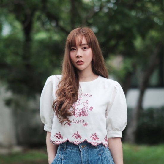 [โค้ดช้อปปี้ 30% ลดเหลือ 413 บาท] MERR THAILAND - เสื้อลินินแขนตุ๊กตา ปักลาย