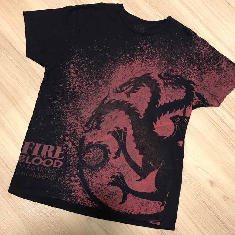 เสื้อจากตระกูล Targaryen (got) แม่มังกรตอนนี้กำลังเดือด เสื้อลายนี้เจอน้อยมาก  house of the dragons