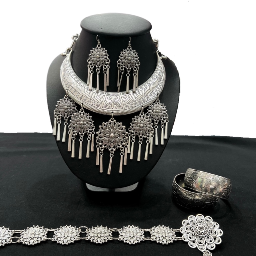 Accessories สร้อยอีสานชุดไทล้านนาสร้อยต่างหูสีทอ ชุดเครื่องประดับ สีรมดำ ทอง เงิน พร้อมส่ง