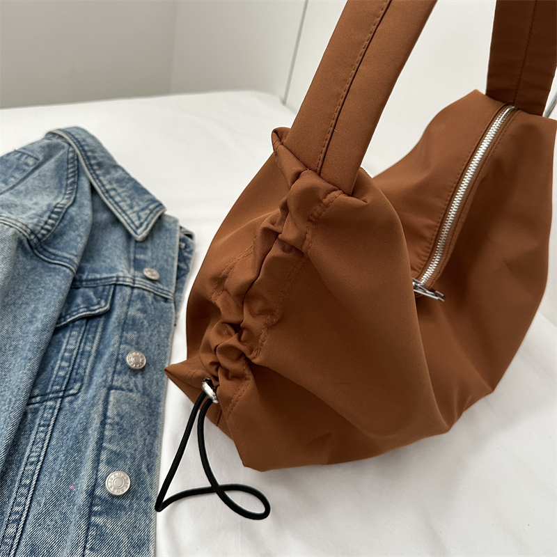 bag_1(BAG2079) กระเป๋าสะพายไหล่ผ้าไนล่อนสีพื้น-ด้านข้างปรับรูดได้