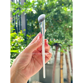 (พร้อมส่ง)FilliMilli 811 Correcter brush แปรงแต่งหน้า ลงคอนซิลเลอร์ แปรงเก็บงานใต้ตา -ไม่มีกล่อง