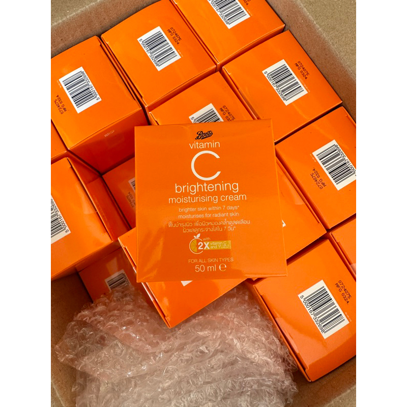 มาแล้วแบบกลางวัน Boots vitaminc brightening moisturising cream 50ml และ 18ml