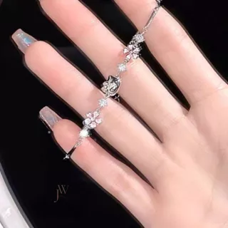 OUTLETS ล้างสต็อกจากโรงงานตรง สร้อยข้อมือ SAKURA KITTY สร้อยข้อมือเงิน ลายคิตตี้ Valentine ของขวัญ