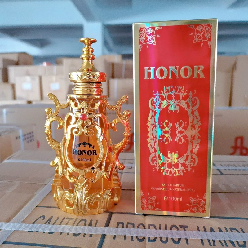 น้ำหอม (HONOR แดง) 100ml 2998 มีความหอมอาหรับแป้งเย็น ทันสมัย สดชื่น ผสมกลิ่นแป้งที่มีความบางเบา ละมุน น่ากอด