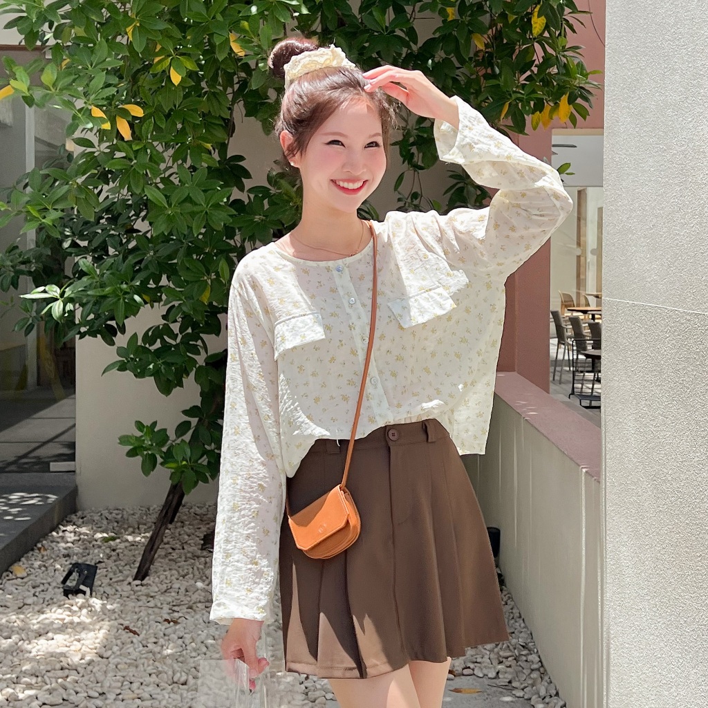 DAILYLOOK.SM --- Therapy top เสื้อแขนยาวลายดอกโทนสีเหลือง