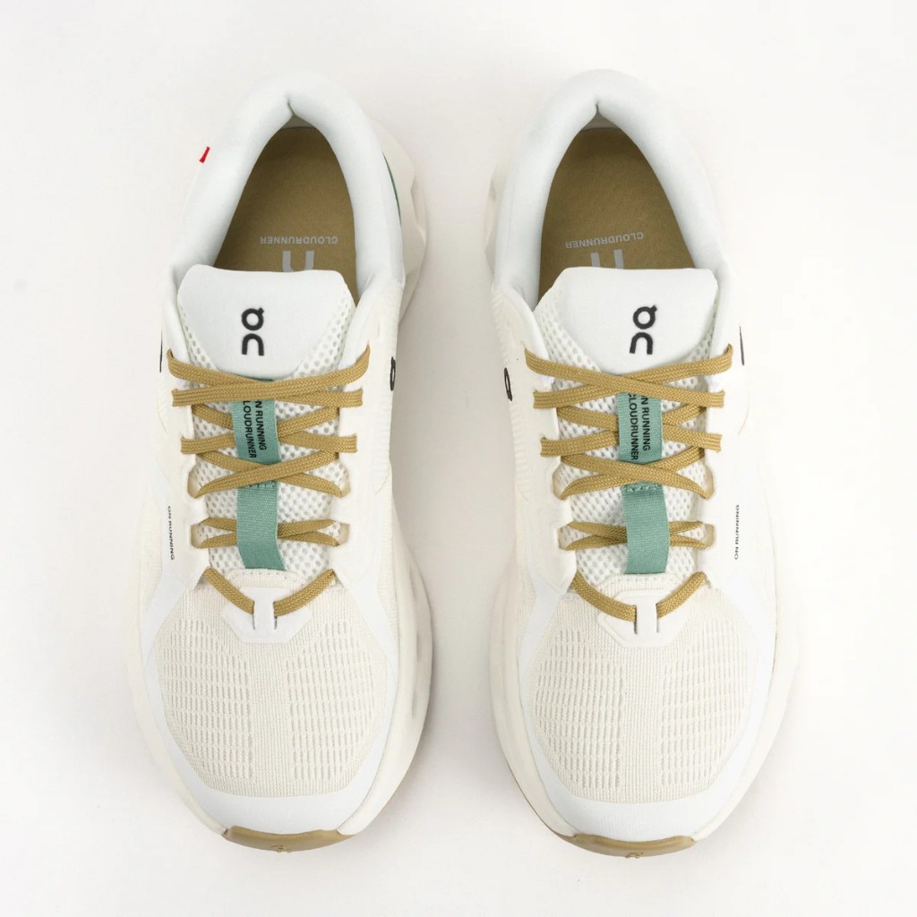 รองเท้าผ้าใบOn Cloudrunner Waterproof สีขาวเขียว สำหรับผู้หญิงและผู้ชายพร้อมกล่อง