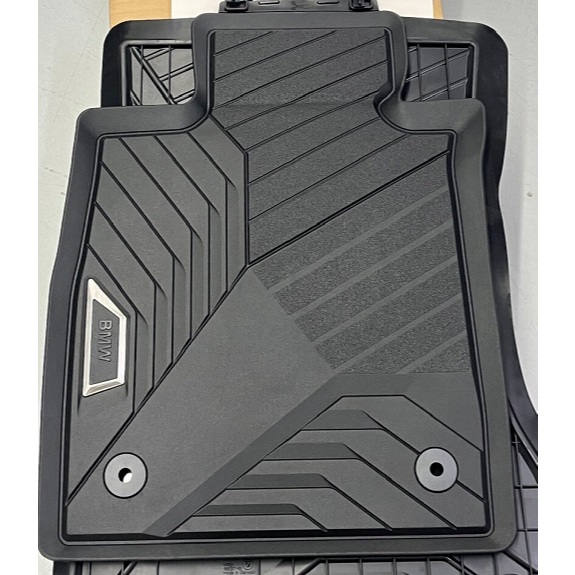 แผ่นยางปูพื้นด้านหน้า BMW Rubber floormat set "All weather" black front -RHD- for 5 Series G60 51475A87FF1 (พวงมาลัยขวา)