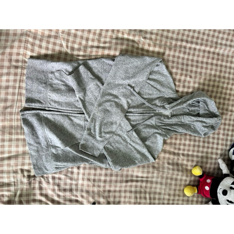 👕 เสื้อกันหนาว กันยูวี มือสอง แบรนด์ Uniqlo แท้ สภาพ 70-80% 👕