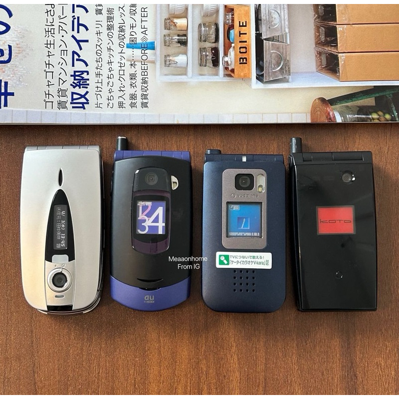 Japanese flip phone, dummy phone, mockup phone มือถือฝาพับจำลอง