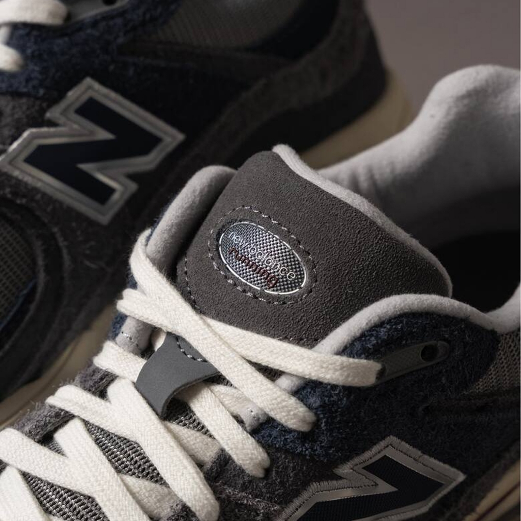 New Balance รองเท้าผ้าใบ รองเท้าลำลอง M 2002R Navy Castlerock M2002REL (6500)