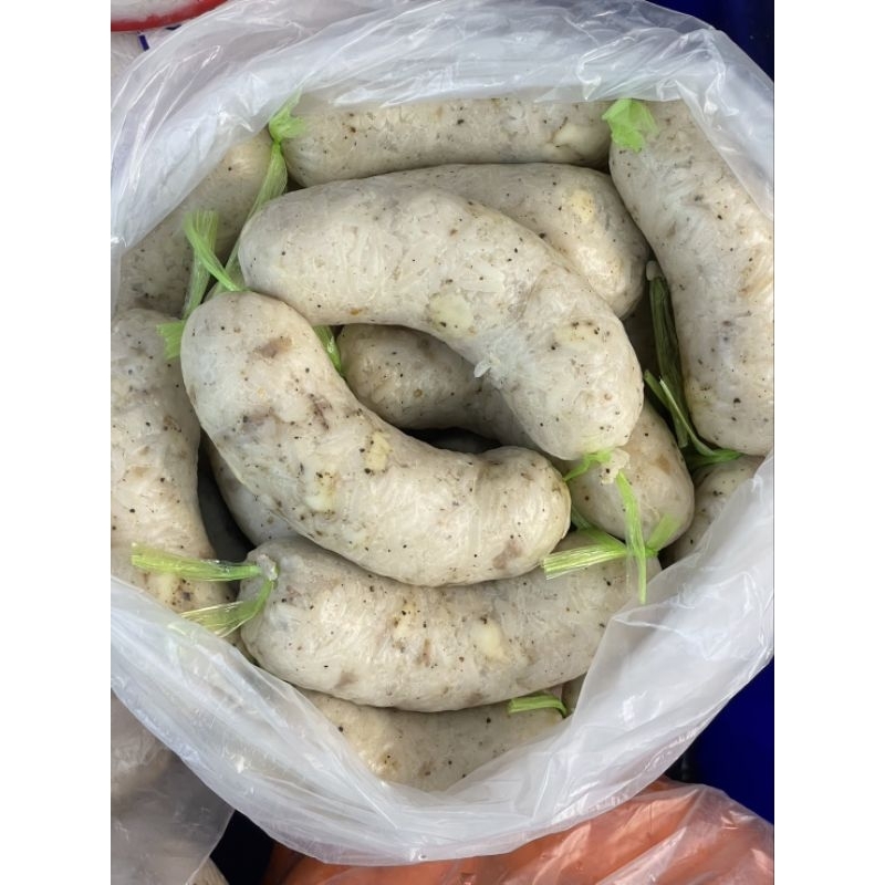 ไส้กรอกข้าวสีขาวติดมันเนื้อ ลูกละ20 บาท