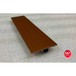 Wooden Land ตัวจบระดับเดียวกัน PVC ลามิเนต ความยาว 2.4 เมตร