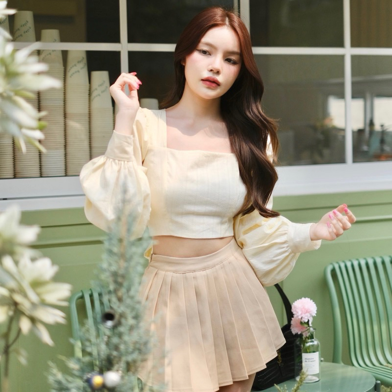 ส่งต่อ kokiji - jessy top เสื้อแขนยาวสีครีม มือ1 ป้ายห้อย