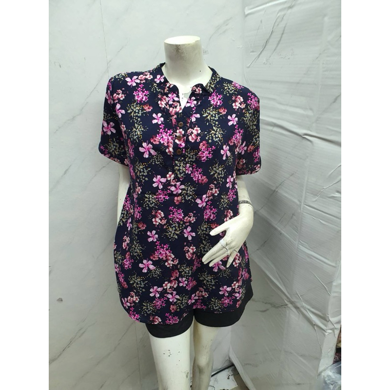 เสื้อสตรีผ้าสปันพิมม์ลายอก44"-46"แขนสั้น