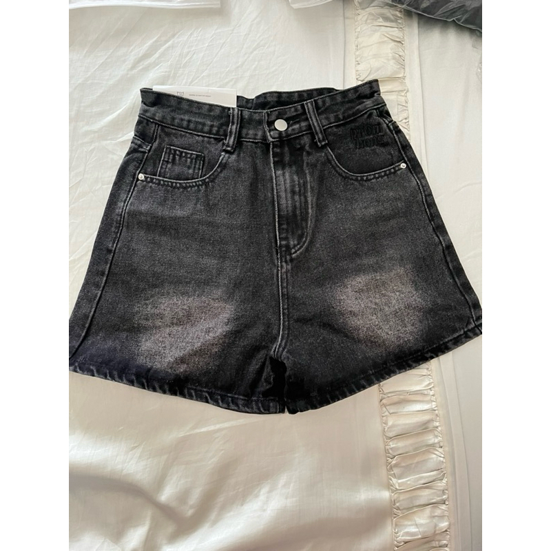 promthong กางเกงยีนส์ ขาสั้นสีดำ*มีโค้ดลด 30%