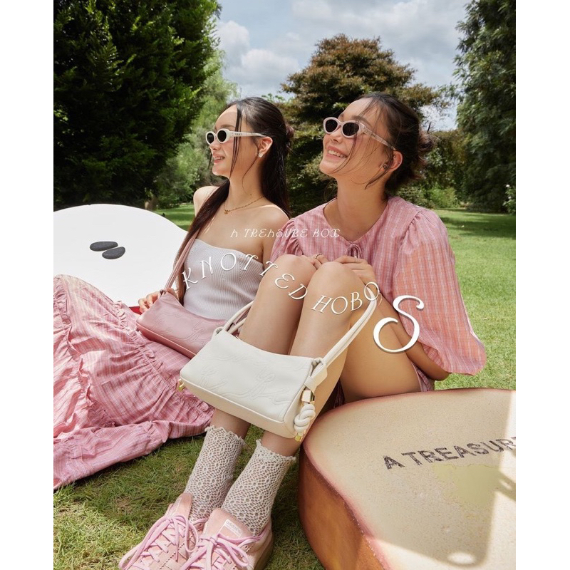 พร้อมส่ง Atreasurebox รุ่น Knotted Hobo ของแท้ ใช้โค้ดลดได้ค่ะ