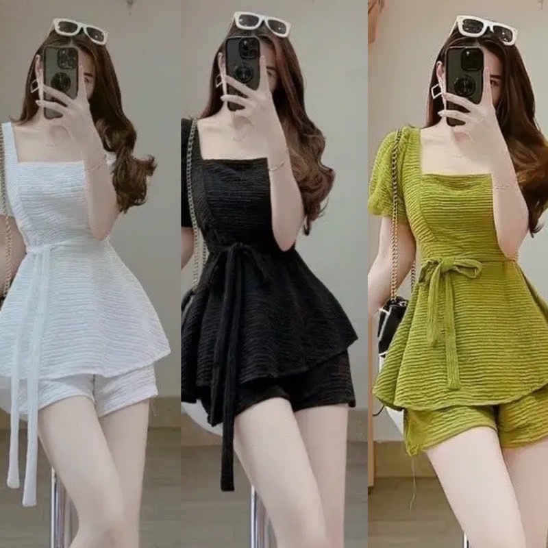 ชุดเซตสั้นผ้าเปลือกไม้ เสื้อทรงยาวคอเหลี่ยมแขนตุ๊กตาสม็อคหลังพร้อมสายผูกเอว+กางเกงเอวเรียบสม็อคซิปข้