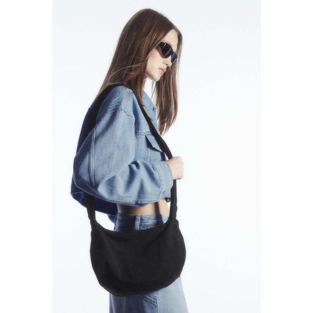 พร้อมส่ง * กระเป๋า Cos Crossbody Saddle Bag - Nylon ของแท้ 100%