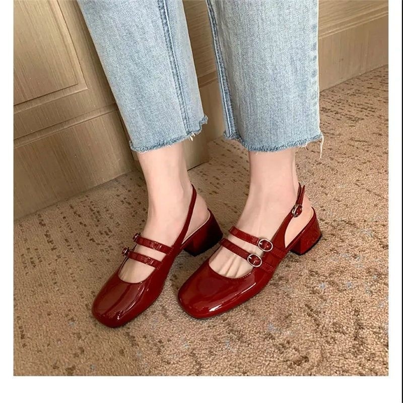 จัดส่งจากประเทศไทย รองเท้าแมรี่เจน แฟชั่นย้อนยุค รองเท้าส้นหนา สีแดง size 35-40