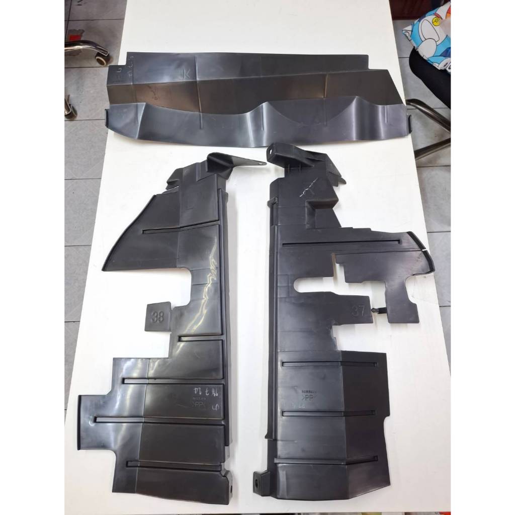 พลาสติกดักลมหม้อน้ำ ( 3ชิ้น ) NISSAN MARCH K13  (เป็นอะไหล่แท้ Nissan) รหัส A475