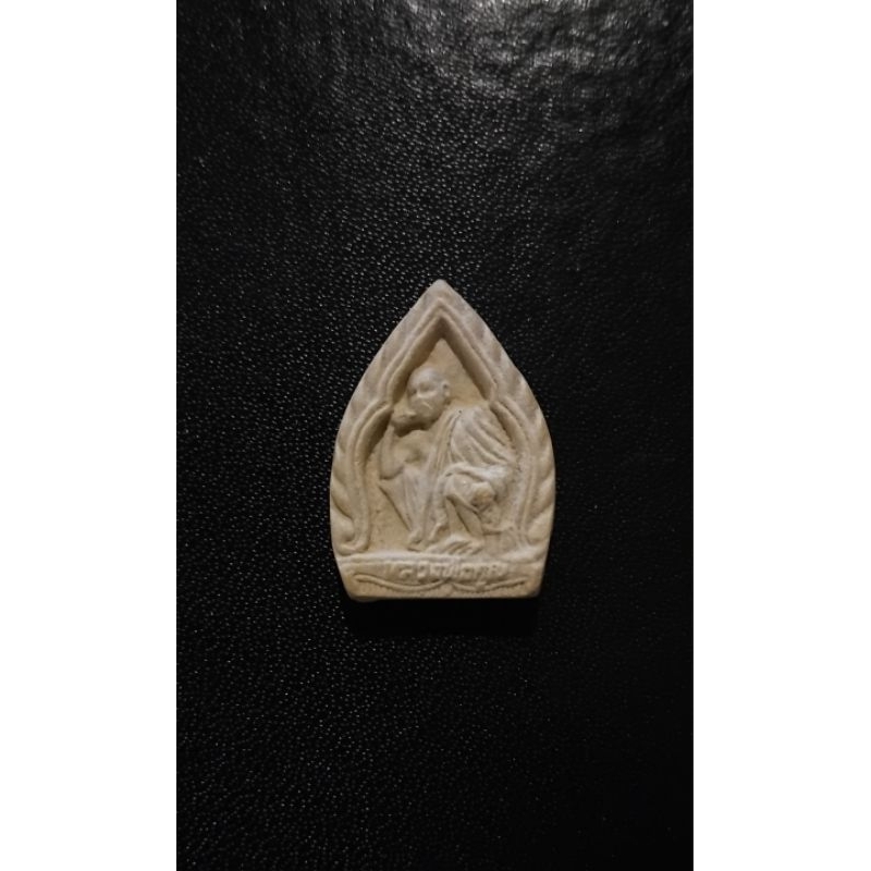 พระผงเจ้าสัว หลวงพ่อคูณ รุ่นเหลือกินเหลือใช้ เสาร์5 คูณทวี วัดบ้านไร่ จ.นครราชสีมา ปี 2536