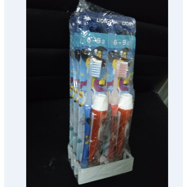1 แพค 6 ชุด (คละสี) โคโดโม แปรงสีฟันเด็ก 6-9ปี + ยาสีฟัน15g. KODOMO PROFESSIONAL Toothbrush+toothpaste