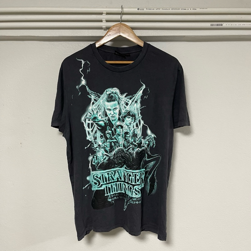 เสื้อมือสอง Stranger Things - Season3 Green Lightning